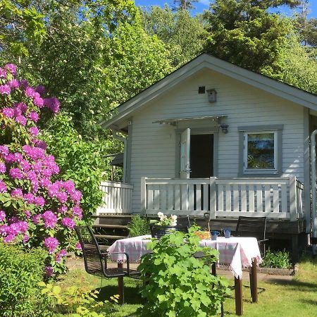 Stuga I Naturskoent Omrade Pa Vaestra Tjoern Saby Exterior foto